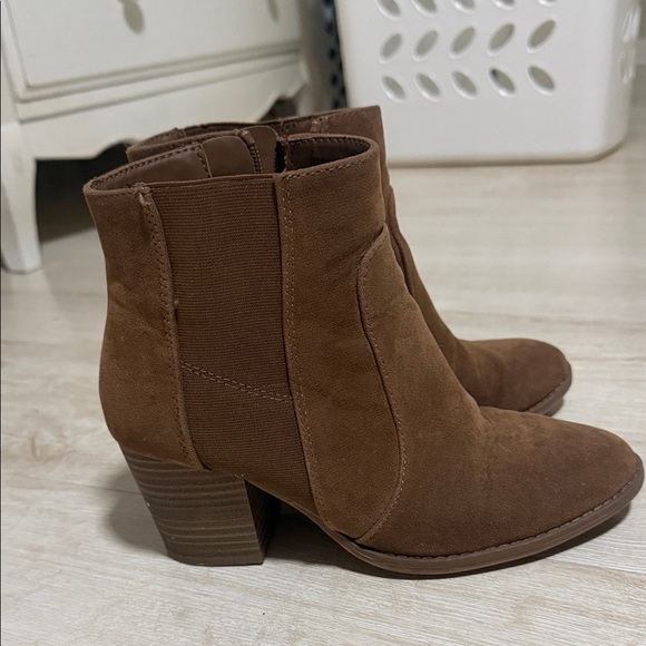 Universal Thread Tan Ankle Booties - Picture 3 of 6